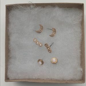 Gold earring set